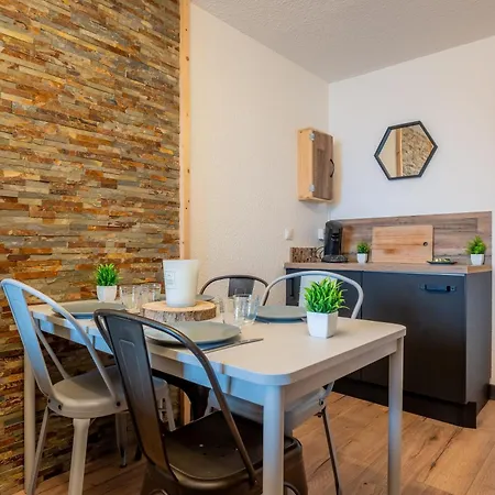 In-out - Heart Of Spacious Apartment, Wifi 1001 Appartement